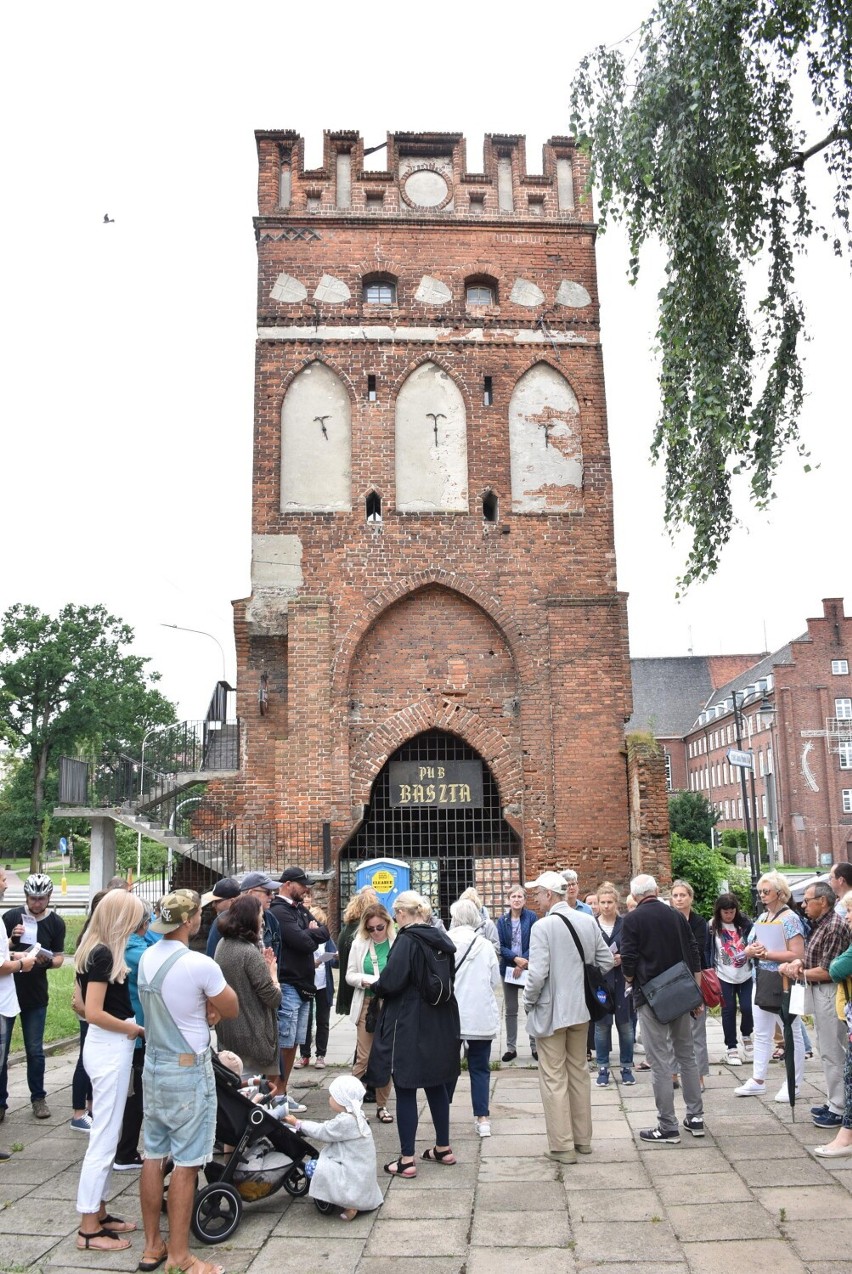 Malbork. Pierwszy spacer z przewodnikiem PTTK w tym sezonie już się odbył. To był powrót na Trakt Jana Pawła II