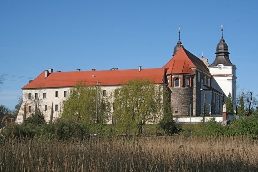 W Mogilnie, leżącym w pobliżu ważnego traktu z Gniezna do...