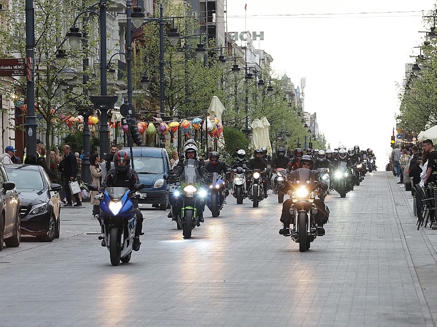 Tysiące motocyklistów na niedzielnym otwarciu sezonu w...