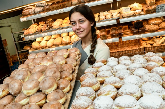 Jeleniogórskie cukiernie przygotują  na Tłusty czwartek pączki z różnymi nadzieniami. Kliknijcie w galerię i zobaczcie, które cukiernie polecają użytkownicy Google.