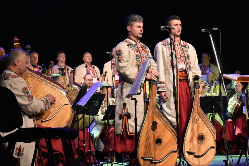 Narodowa Kapela Bandurzystów Ukrainy wystąpiła w Człuchowie. Wyjątkowy koncert to podziękowanie dla miasta za pomoc Ukrainie ZDJĘCIA 