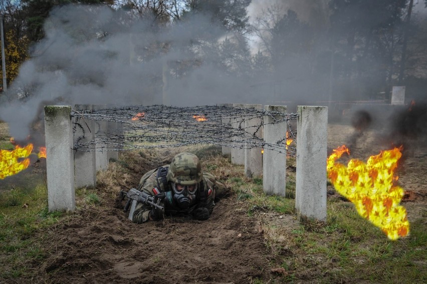 Napalm pPotrafi palić się dłużej niż sama benzyna, a podczas...