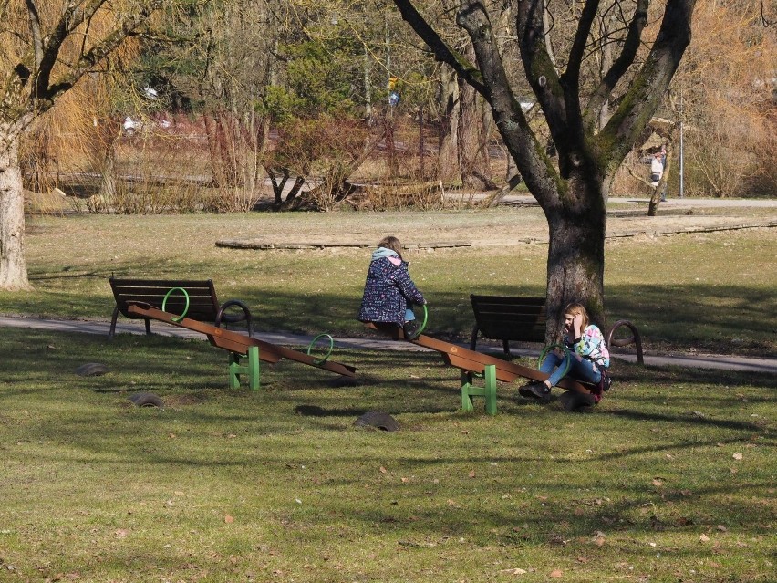 Plac zabaw a remont parku. Mieszkańcy pytają, czy do tej...