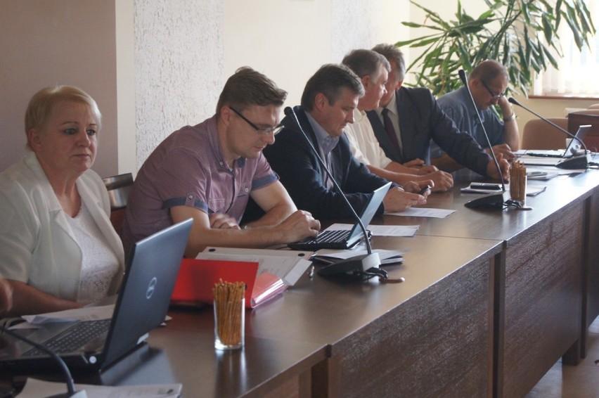 Radomsko: Radni powiatowi rozmawiali o bezrobociu i wsparciu...