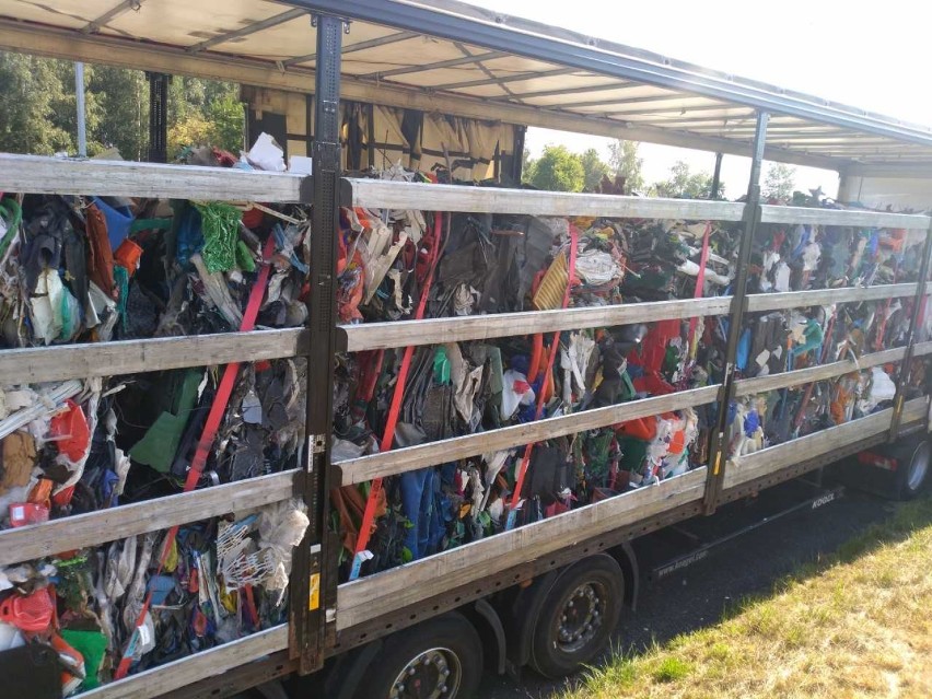 29 ton śmieci jechało nielegalnie z Niemiec do Polski! [ZDJĘCIA]