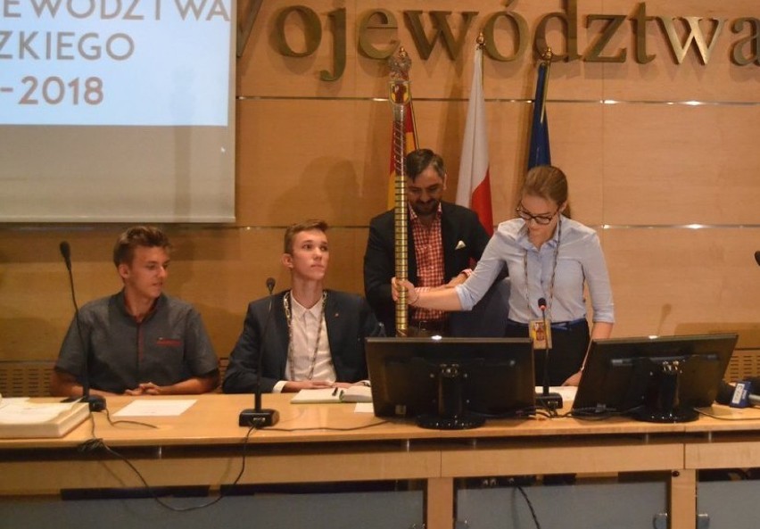 Sejmik Województwa Łódzkiego z "młodzieżowymi posłami" także z Radomska