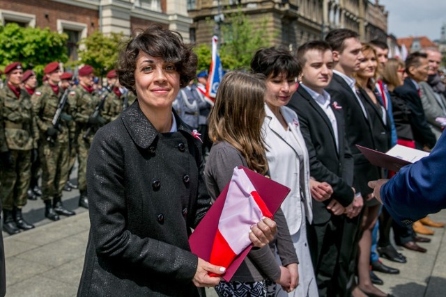 Rośnie liczba cudzoziemców nabywających obywatelstwo polskie (w ten sposób stają się oni niezauważalni w rejestrach dotyczących jedynie obcokrajowców).