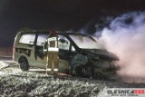 Zobacz zdjęcia z nocnego pożaru w pobliżu drogi S8. Spłonął bus