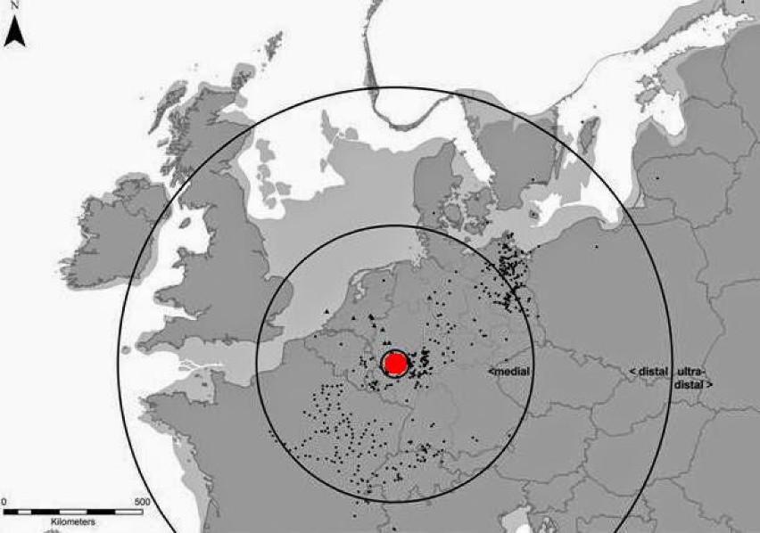 Choć Laacher leży około 530 km od granicy z Polską, to duża...