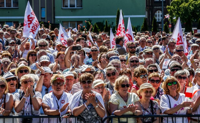 Hymn na Placu Solidarności w Gdańsku