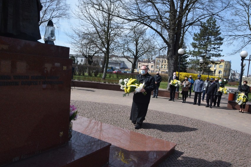 Obchody 81. rocznicy zbrodni Katyńskiej w Wieluniu