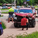 Wypadek w Częstochowie. Trzy samochody zderzyły się skrzyżowaniu Dekabrystów i al. Armii Krajowej , brak osób poszkodowanych