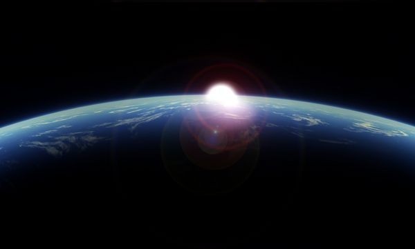 Peryhelium to wyraz pochodzenia greckiego - od peri, przy i helios, Słońce. Określa on punkt na orbicie ciała niebieskiego obiegającego Słońce i jednocześnie znajdującego się w miejscu największego zbliżenia obu ciał. W nocy ze środy na czwartek ta odległość będzie wynosiła 147,1 mln kilometrów. Natomiast przeciwieństwem peryhelium jest aphelium.