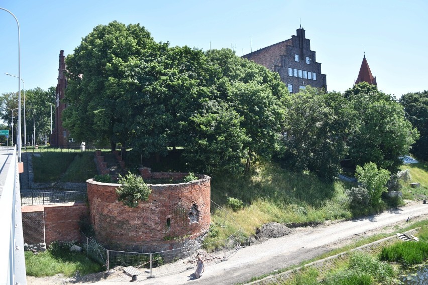 Malbork. Baszta nad Nogatem nie przetrwa w obecnej formie. Obiekt jest zabytkowy, ale w PRL zalano go betonem. Przyjrzą mu się archeolodzy