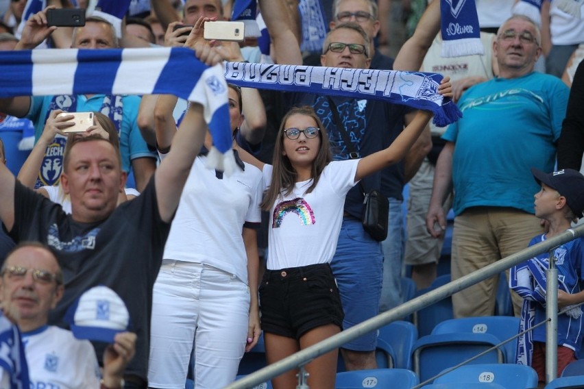 Zdjęcia z trybun stadionu przy ul. Bułgarskiej. Tak...