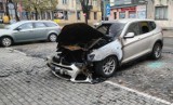 Pożar BMW na Świętego Antoniego we Włocławku. Zdjęcia