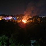 Nocny pożar przy ulicy Ogrodowej w Słupsku. Spłonęła altanka