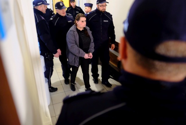 Proces Magdaleny K. z Sądzie Okręgowym w Toruniu, w którym za zacieranie śladów mordu przy ul. Czarlińskiego oraz zlecenie zabójstwa własnego narzeczonego "Lecha" w Kopanienie skazana została łącznie na 14 lat więzienia.