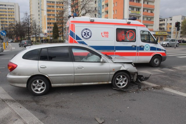 Puławy: Stłuczka pod Carrefourem (zdjęcia)