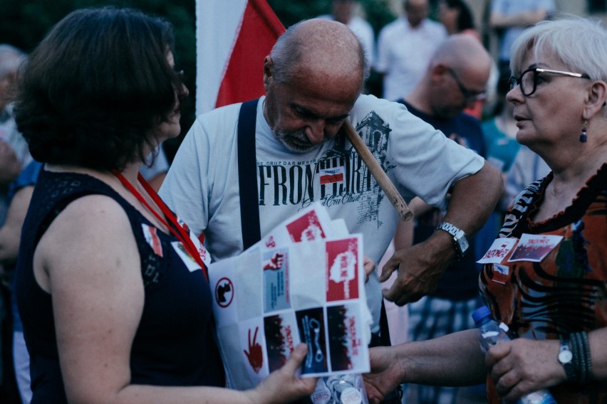 We wtorek 1 sierpnia o godzinie 21 wielu bydgoszczan zebrało...