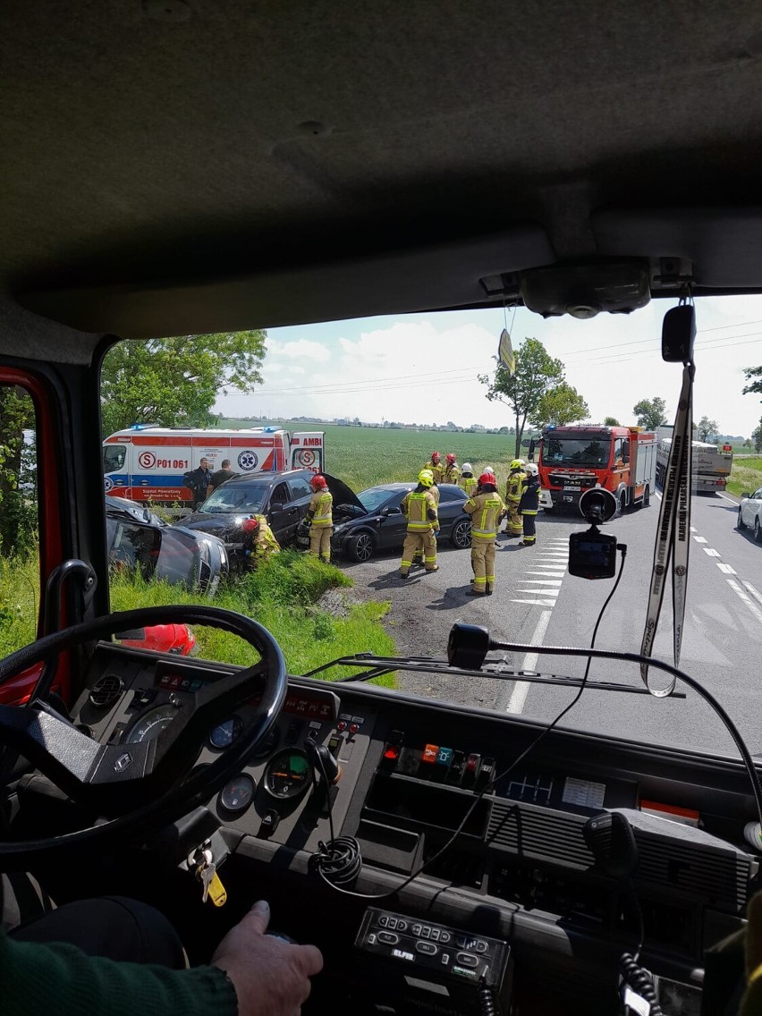 Wypadek w Czeluścinie. Zderzyły się trzy auta