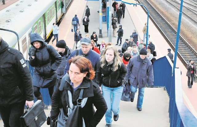 Do pracy w stolicy codziennie dojeżdżają tysiące mieszkańców Skierniewic i okolic