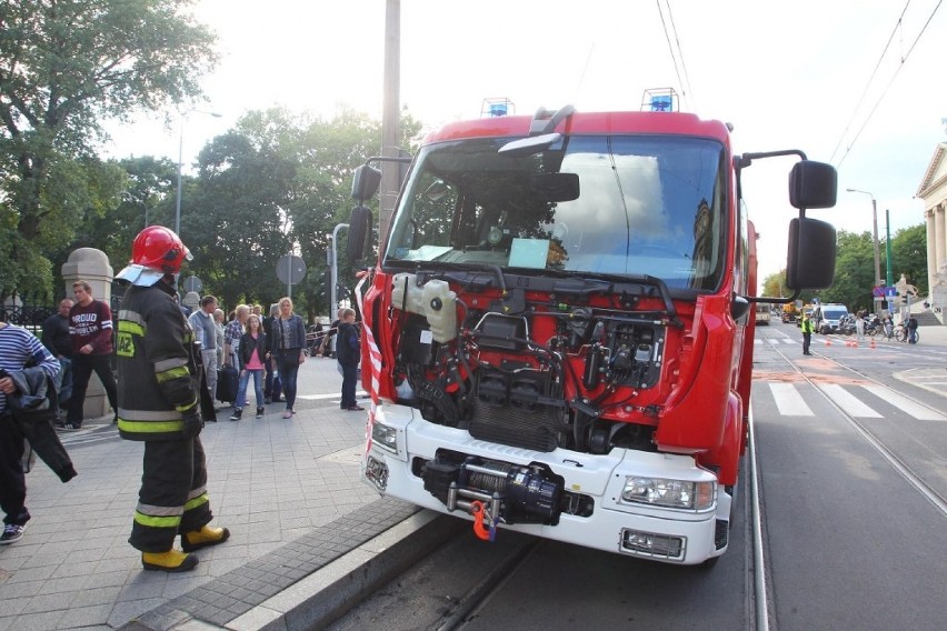 Wypadek na Fredry/Niepodległości - Wóz strażacki zderzył się...