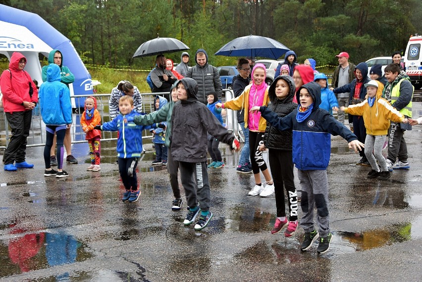 Biegi. Przed ekstremalnym biegiem Miki Run 2020 w Pile swoją trasę pokonały dzieci. Zobaczcie zdjęcia