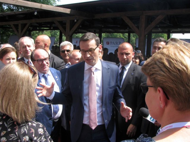 Premier Mateusz Morawiecki odwiedził w środę południową Wielkopolskę. W Kępnie uczestniczył w otwarciu pierwszego odcinka obwodnicy, a potem w Przygodzicach spotkał się z przedsiębiorcami.

Czytaj więcej