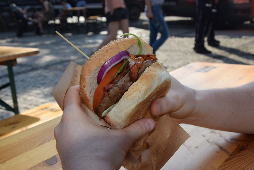 Żarciowozy w Kraśniku. Trwa zlot food trucków na Rynku (ZDJĘCIA)