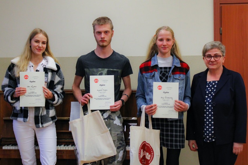 Krotoszyn: ZSP nr 1 uczy patriotyzmu poprzez uczestnictwo w Konkursie Wierszy i Pieśni o Tematyce Patriotycznej