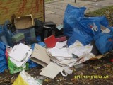 Dokumenty na dzikim wysypisku śmieci