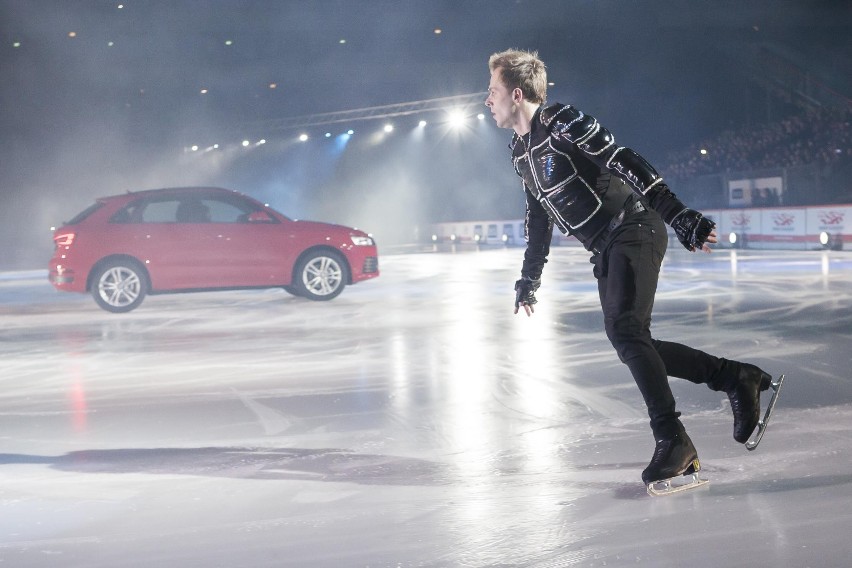 Kings on Ice. Popis łyżwiarskich umiejętności na Stadionie...