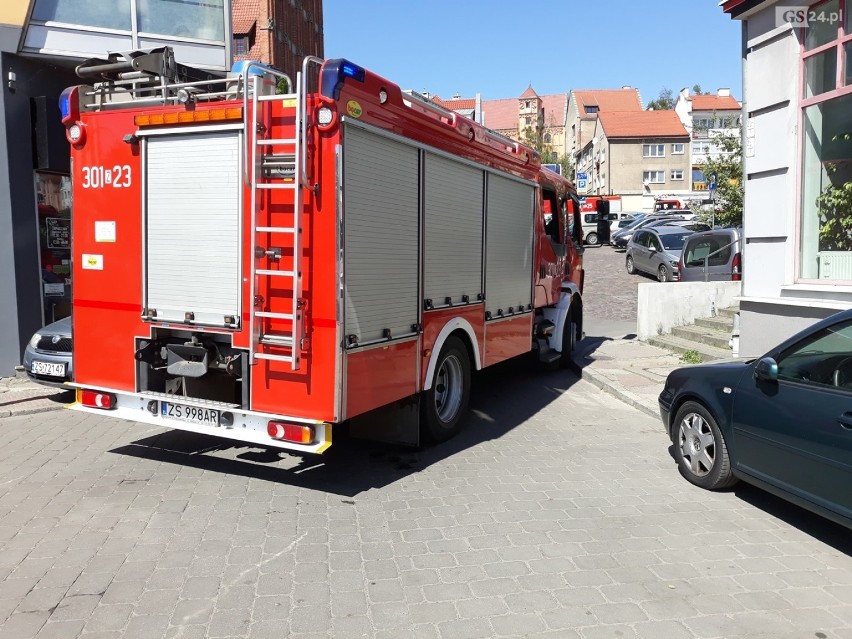 Akcja strażaków na Podzamczu. Zadymienie restauracji [ZDJĘCIA, WIDEO] 