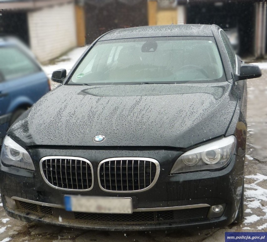 Policjanci z Ełku odzyskali skradzione BMW