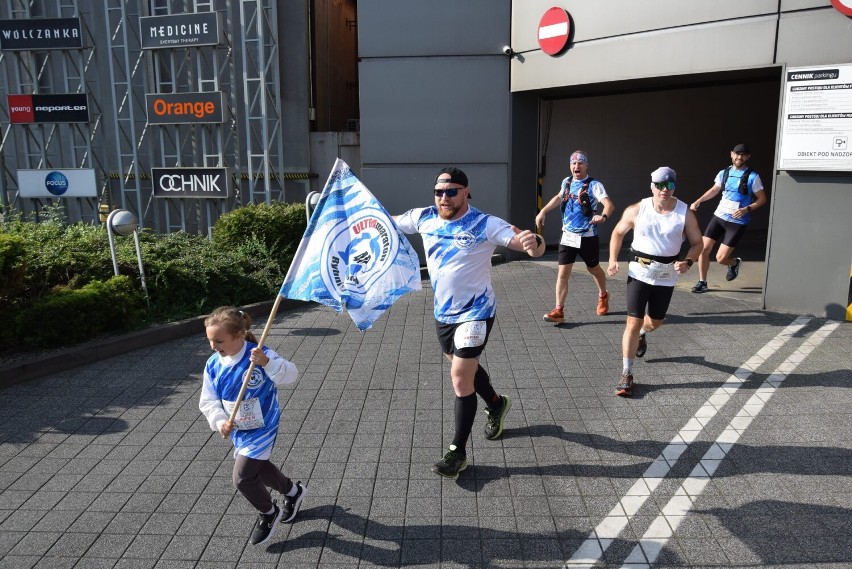 Impreza pod hasłem "Ultramaraton 40 rybnickich rond" odbywa...