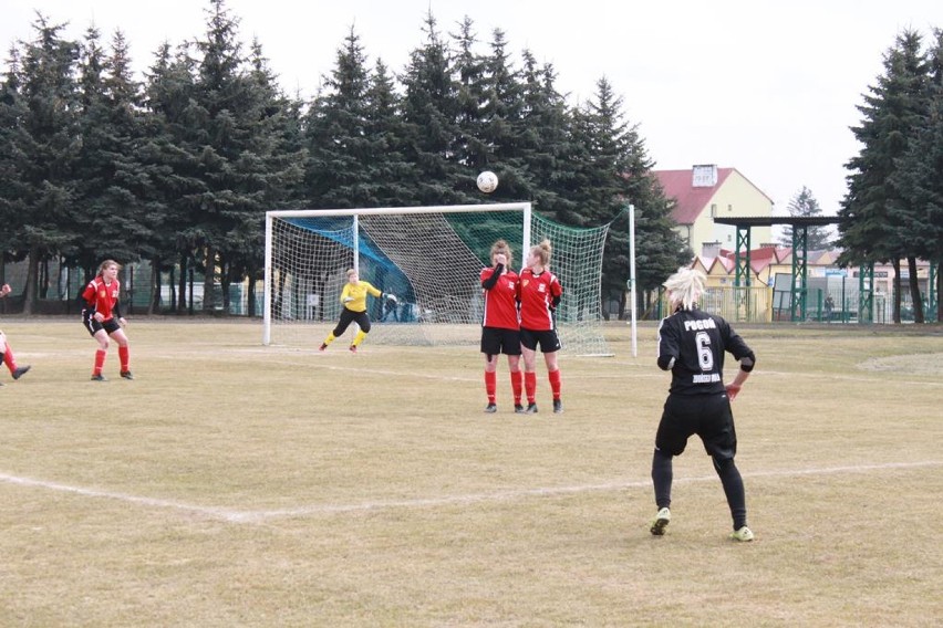 Piłkarki Pogoni dograły zaległy mecz z UKS Loczki Wyszków