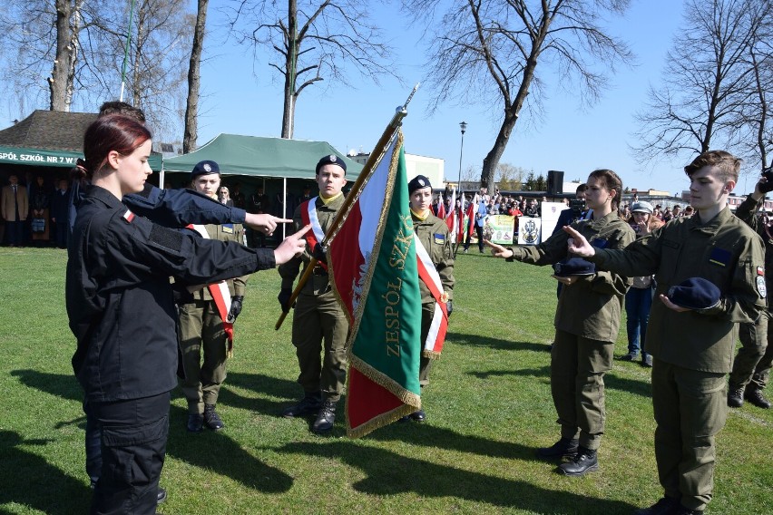 Najlepsi uczniowie ślubowali na sztandar