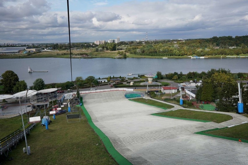 Ważąca ponad 10 ton maszyn produkuje 30 metrów sześciennych...