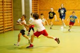 Dzieci z Ukrainy na zajęciach w hali Ergo Arena. Stowarzyszenie Trefl Pomorze realizuje akcję "Przywrócić dzieciństwo poprzez sport"