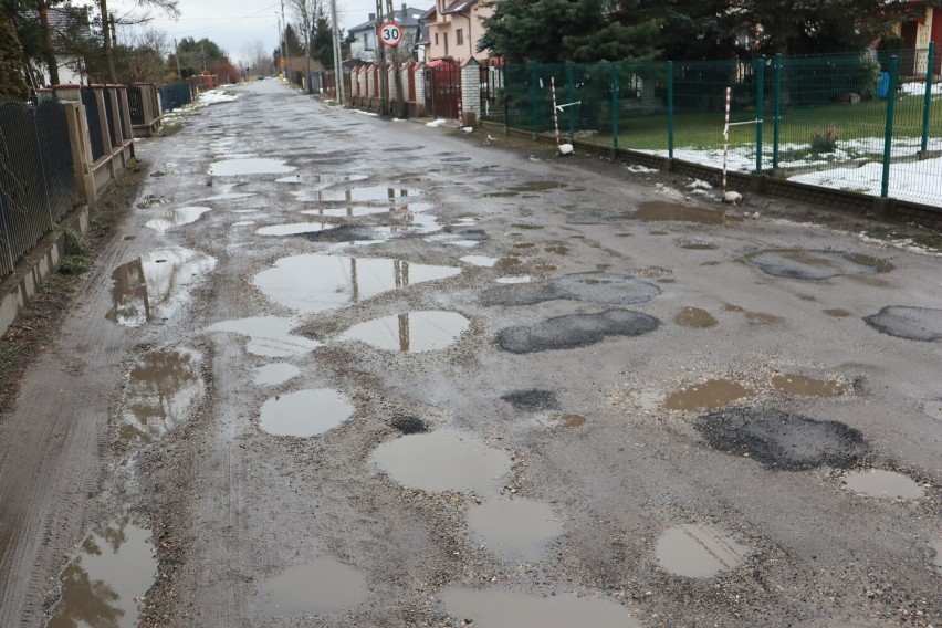 Zdumienie mieszkańców i kierowców jeżdżących ulicą Herbową...