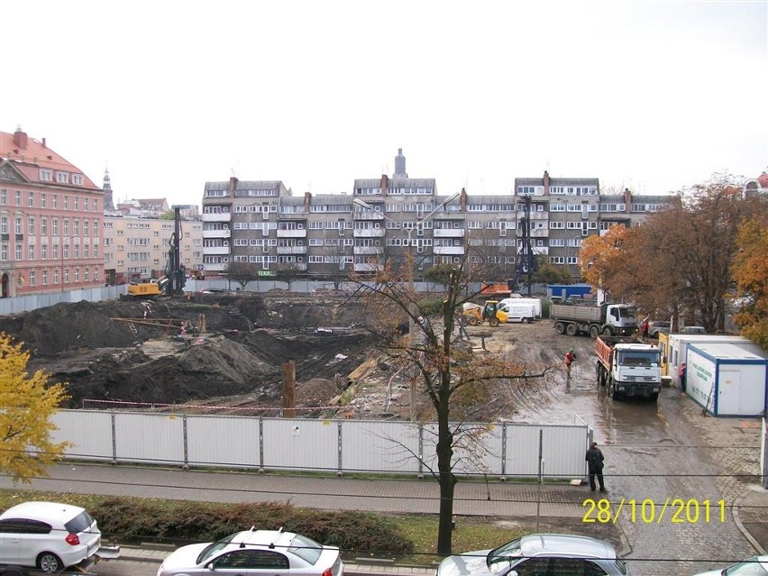 Budowa parkingu na pl. Nowy Targ okiem czytelniczki (ZDJĘCIA)