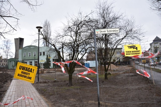 Prace na Skwerze Sybiraków.