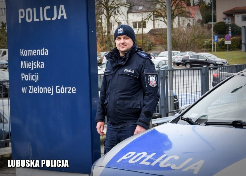 Dzielnicowy z Komisariatu II Policji młodszy aspirant Daniel...