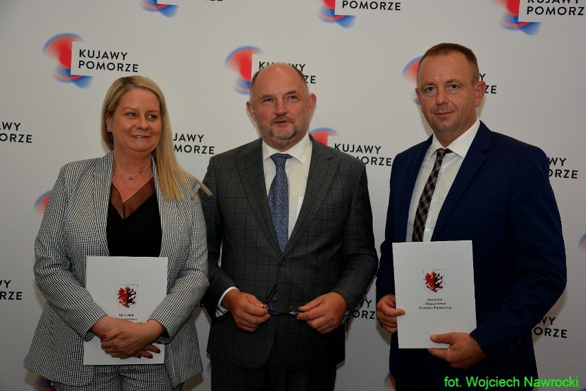 Od lewej Anna Skrzypińska - radna z Kowala, Piotr Całbecki -...