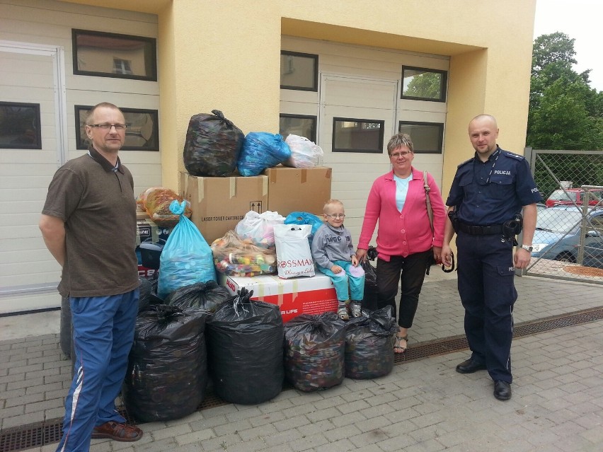 Komenda Powiatowa Policji w Bytowie włącza się w pomoc potrzebującym