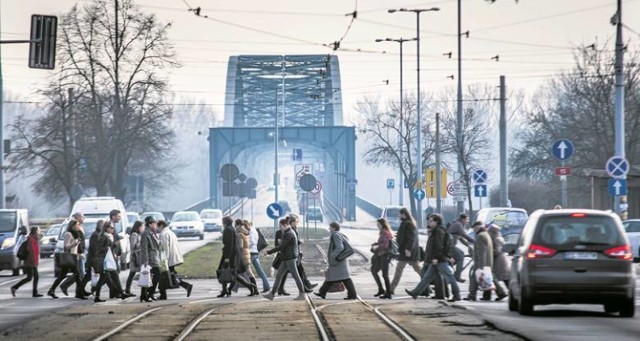 Poczekamy na remont mostu drogowego i placu Rapackiego w Toruniu