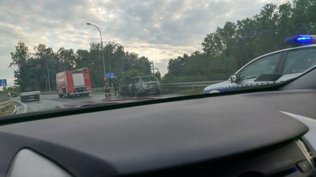 Pożar samochodu na wschodniej obwodnicy Krakowa