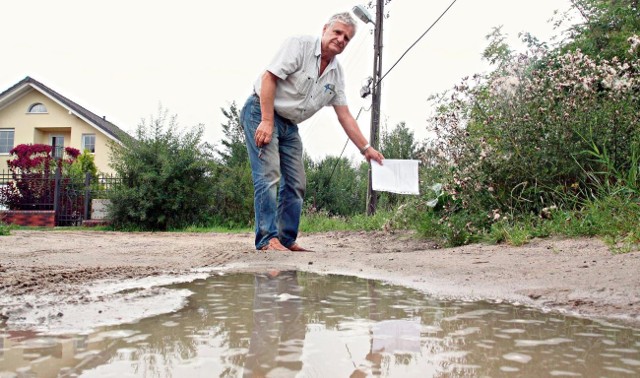 Tą drogą można przejechać tylko samochodem terenowym - żalą się mieszkańcy