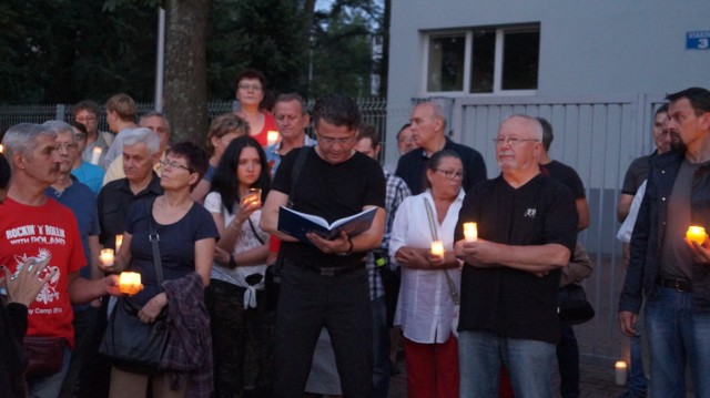 Protest w Jastrzębiu: przed sądem zapłonęły świeczki